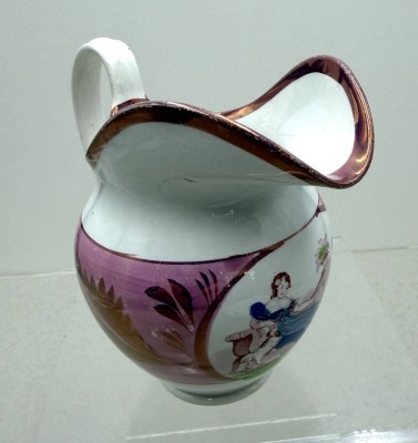 Auktion 372<br>Milchkännchen mit handgemalter Gartenszene, 19.Jhd. H-13 cm [1]