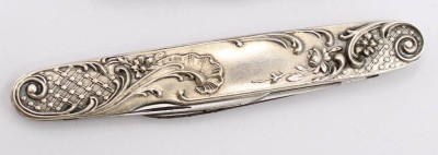 Auktion 372<br>kl. Taschenmesser, 800er Silbergehäuse, ca. L-eingeklappt 8cm [1]