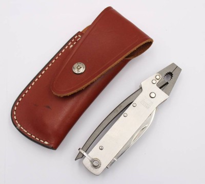 Auktion 372<br>SOG- Multitool, älter, in Lederetui, ca. L-13,5cm [1]