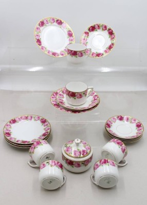 Auktion 372<br>6x Gedecke sowie Zuckerdose, C.T. Altwasser, Rosendekor, ca. H-10,5cm Tassen H-6cm [1]