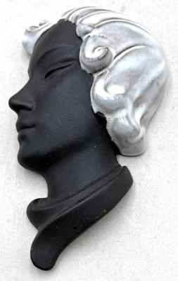 Auktion 372<br>Wandkopf, Mädchenportrait, wohl  Ruscha, H-22 cm [1]