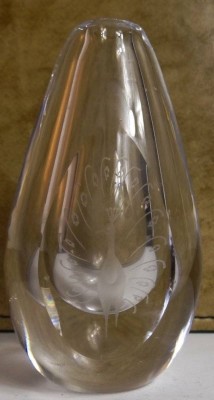 Auktion 372<br>kl. Vase, beschliffen mit Pfau 