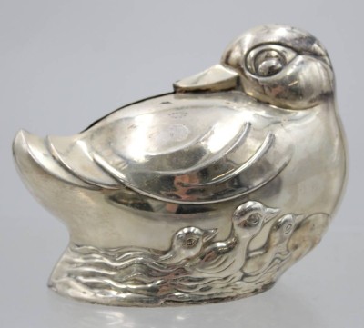 Auktion 372<br>figürl. Spardose, Ente, versilbert, H-8cm L-11cm ohne Schlüssel [1]