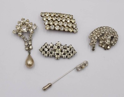 Auktion 372<br>5x div. Strass-Broschen, älter, ca. L-4cm [1]