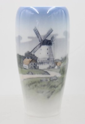 Auktion 372<br>Vase, Royal Copenhagen, Mühlenmotiv, ca. H-16,8cm [1]