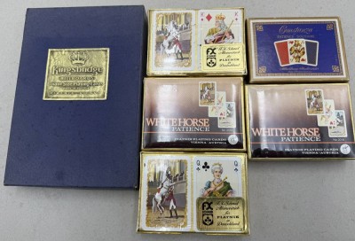 Auktion 372<br>6x Spielkartenpakete, 4x Platnik-Vienna-Austria neu und orig. verpackt,1x Constanza-Altenburg, 1x Kingsbridge Giant Size Playing Cards, auch Platnik-Vienna, ca. 19x13 cm [1]