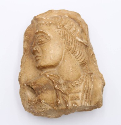 Auktion 372<br>römisches Kalksteinrelief  wohl aus Palmyra, 2. Jhd. n. Chr. , ca. 12,5 x 10cm [1]