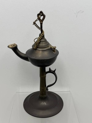 Auktion 372<br>Messing Öllampe, H-22 cm [1]