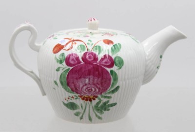 Auktion 372<br>Teekanne, Friesenrose, älter, ca. H-11,5cm [1]