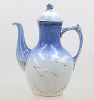 Auktion 372<br>Bing & Grøndahl Kaffeekanne, Dekor Möwe, Fanny Garde,  ca. H-22cm [1]