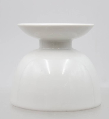 Auktion 372<br>Leuchter, KPM Berlin, entw. Trude Petri, Weißporzellan, ca. H-6,8cm [1]