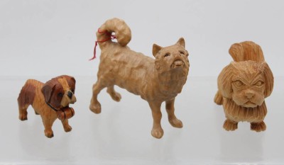 Auktion 372<br>3x div. Holzfiguren, Hunde, ca. H-6 bis 10cm [1]