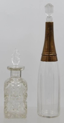 Auktion 372<br>2x div, Karaffen, Stöpsel jeweils nicht passend, 1x Kupfermontur, ca. H-13 bis 24cm [1]