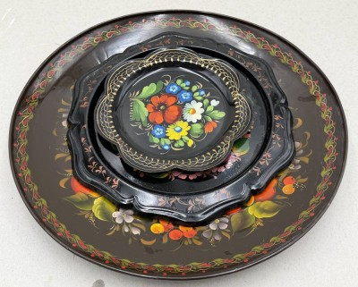 Auktion 372<br>3x russische Blechschalen mit Blumenmalerei, Volkskunst, D-17-27-36 cm, gut erhalten [1]
