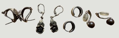 Auktion 372<br>4 Paar Ohrstecker etc., wohl alle Silber, zus. ca. 17 gr [1]