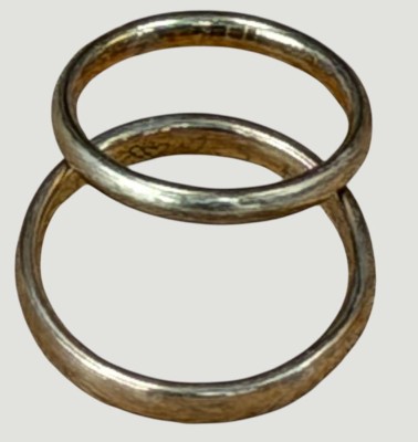 Auktion 372<br>Paar Verlobungsringe-333-, innen Gravur, zus. 4,72 gr. RG 49  und 55 [1]