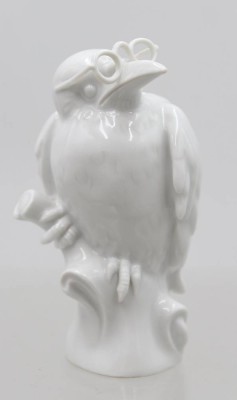 Auktion 372<br>weiße Porzellanfigur 