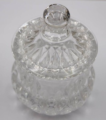 Auktion 372<br>Deckeldose, farbloses Glas, ca. H-13,5cm [1]