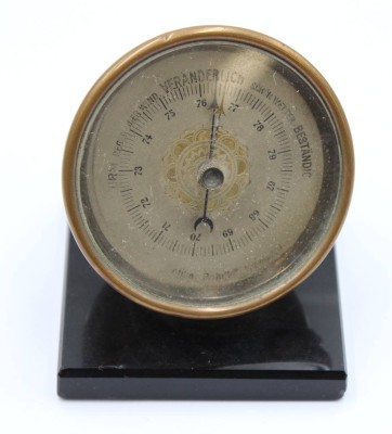 Auktion 372<br>Barometer, Messinggehäuse, schwarzem Sockel, ca. H-9cm, Funktion nicht geprüft [1]