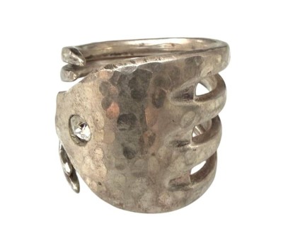 Auktion 372<br>Ring aus einer Kuchengabel, versilbert, RG 61, 17,66 gr, mit klaren Stein [1]
