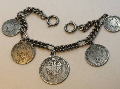 Auktion 372<br>Trachtenschmuck Charivari - Schmuckkette mit 5 k.u.k Münzen, dat. 1859, L-22 cm [1]