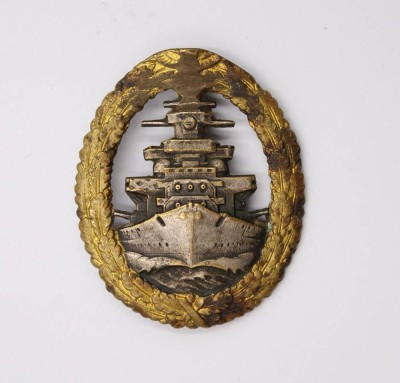 Auktion 372<br>Flottenkriegsabzeichen der Kriegsmarine, Herst. Fec. Adolf Bock - Ausf. Schwerin Berlin, entnazifiziert [1]