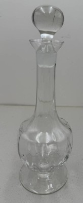 Auktion 372<br>Kristallkaraffe auf Stand, H-30 cm [1]
