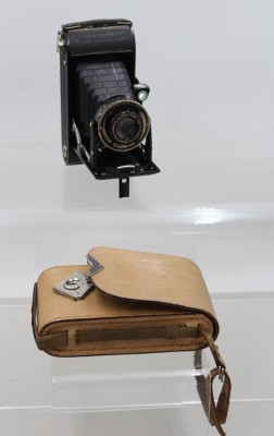 Auktion 372<br>Blagenkamera, Voigtländer Bessa, in Tasche, Funktion nicht geprüft [1]