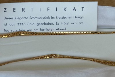 Auktion 372<br>lange Halskette  