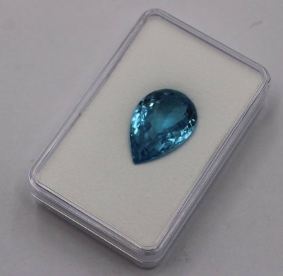Auktion 372<br>Swiss Blue Topas, farbtief, ca. 23,8 Karat [1]