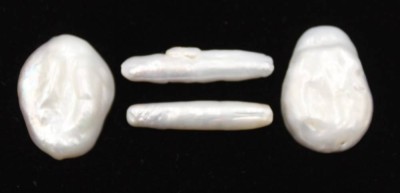 Auktion 372<br>4x div. Perlen, 2x Barock ca. 20 x 18 mmm und 2x länglich ca. 22 x 5mm [1]
