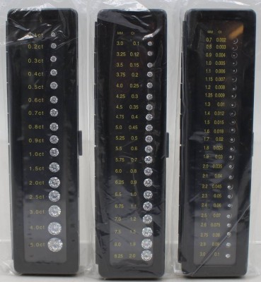 Auktion 375<br>3x Etuis mit Vergleichssteinen zu Vergleichs-u. Schulungszwecken, keine echten Diamanten, 0,002 bis 5 Karat [1]