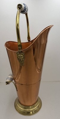 Auktion 372<br>hoher Schirmständer, Kupfer/Messing mit Keramikgriffen, guter Zustand, H-60 cm [1]