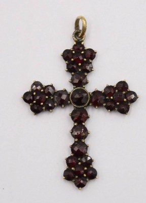 Auktion 372<br>schönes Granat-Kreuz, älter, ca. L-4,3cm [1]