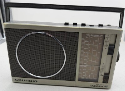 Auktion 372<br>Transistor Radio Grundig Music boy 180, 4 Wellen, funktioniert, Antenne fehlt,15x26 cm [1]