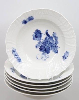 Auktion 372<br>6x Suppenteller, Royal Copenhagen, Blue Flower Curved, D-22,5cm [1]
