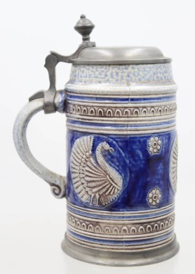 Auktion 372<br>Bierkrug, Beyer, Salzglsur und Zinndeckel, ca. H-19,5cm [1]