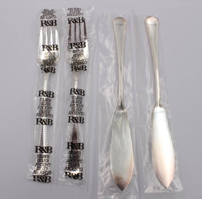 Auktion 372<br>je 2x Fischgabel u. Messer, Robbe & Berking, 800er Silber, Königskordel, orig. verschweißt, ca. 160gr., L-20cm [1]