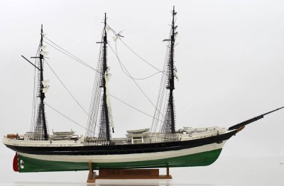 Auktion 372<br>schönes kl. Schiffsmodel der S.M.S. Seeadler, ca. 25 x 43cm [1]