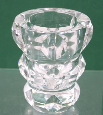 Auktion 372<br>kl. Vase, signiert Daum France, farbloses Glas, ca. H-11cm [1]