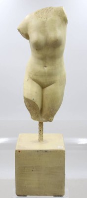 Auktion 372<br>weiblicher Torso auf Stand,  Keramik unter gelber Farbe, ca. H-48cm [1]