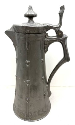 Auktion 372<br>hohe Zinn Schnabelstitze, 19.Jhd., Wandung mit Delle, H-38 cm [1]