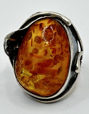 Auktion 372<br>Silberring-925- mit Bernstein, tw. mattiert, 8,4 gr. RG 49 [1]