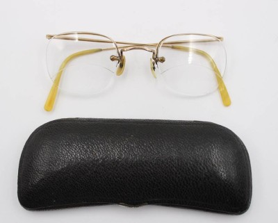 Auktion 372<br>Brillengestell, älter, in Etui, linkes Glas etwas locker [1]