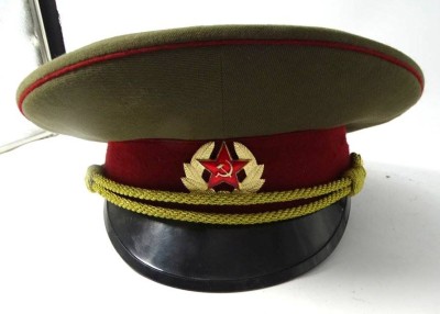 Auktion 372<br>russische Offiziersmütze, 1990 [1]