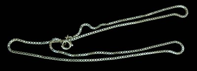 Auktion 372<br>feine Amerik. Double Halskette, L-42 cm, sehr guter Zustand [1]