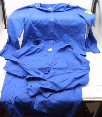 Auktion 372<br>2  klassische DDR-FDJ-Blauhemden [1]