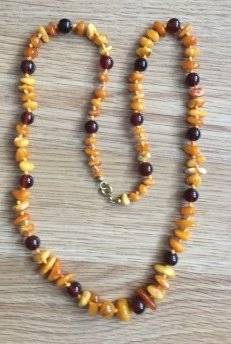 Auktion 372<br>Kette Natur Bernstein Honig Butterscotch Amber Gold Schließe 64cmSteinbesatz: Bernstein mix Oberfläche: poliert Farbe: gold, braun, gelb, orange Länge: ca. 65 cm Verschluss: Federring Gewicht: ca. 19 g Farbe: Braun ,Gelb , Gold , Orange, [1]