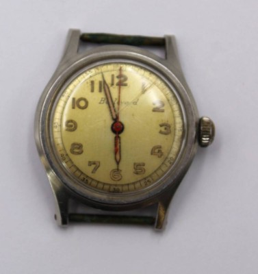 Auktion 372<br>vintage Avia Boulevard Armbanduhr im Militärstil, ohne Band, Handaufzug, Werk läuft, Tragespuren, D-2,5cm [1]