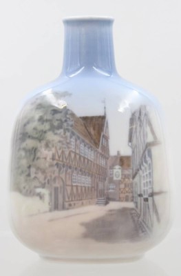 Auktion 373<br>Vase, Royal Copenhagen, Strassenansicht, ca. H-14,5cm [1]